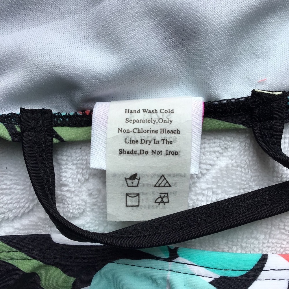 Kanu Surf Rowan Black Tropical Print Bikini Set - Size 4 - Picture 6 of 6